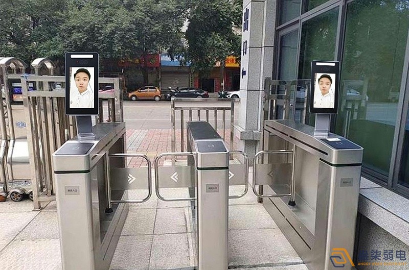 人臉識別門禁是怎么識別人臉圖像的呢？