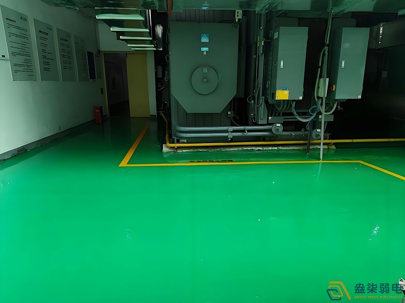 機房建設(shè)選用環(huán)氧防靜電地坪的好處？