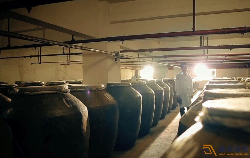 成都盎柒弱電—酒廠窖池測溫儀有什么作用？